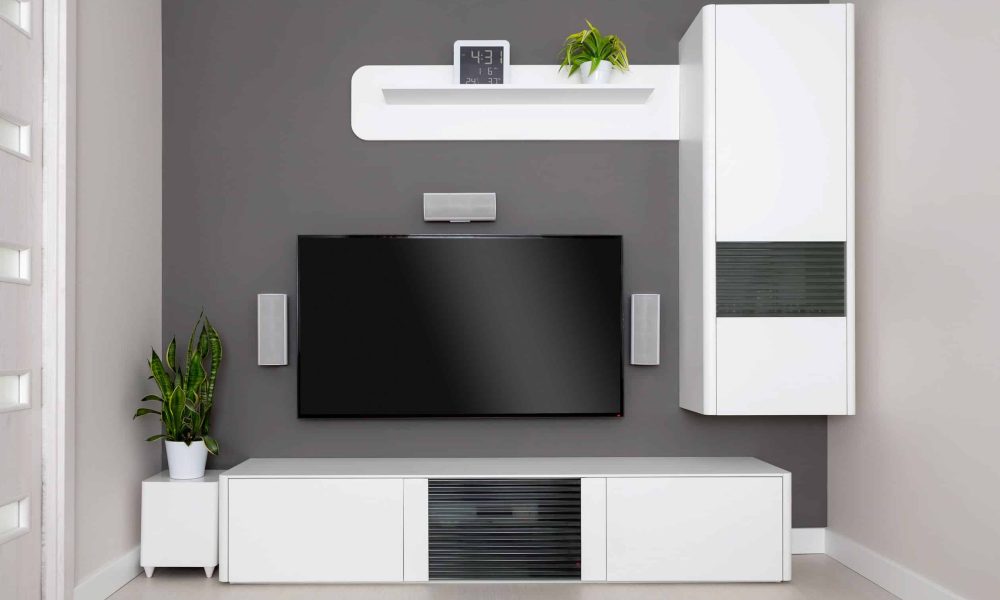 TV and speakers home theater TV and speakers home theater